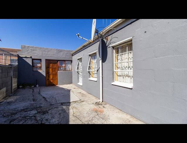 3 BEDROOM HOUSE FOR SALE IN MITCHELLS PLAIN CENTRAL